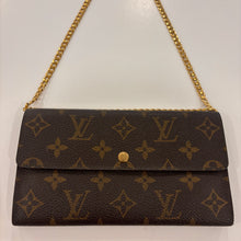 Load image into Gallery viewer, Authentic Louis Vuitton wallet with crossbody chain
