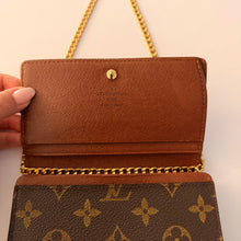 Load image into Gallery viewer, Authentic Louis Vuitton crossbody wallet
