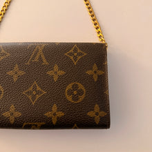 Load image into Gallery viewer, Authentic Louis Vuitton crossbody wallet
