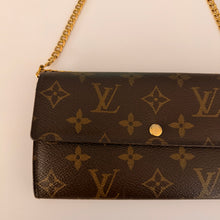 Load image into Gallery viewer, Authentic Louis Vuitton crossbody wallet
