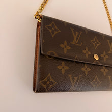Load image into Gallery viewer, Authentic Louis Vuitton crossbody wallet
