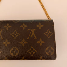 Load image into Gallery viewer, Authentic Louis Vuitton crossbody wallet
