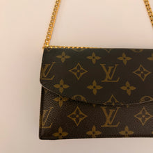 Load image into Gallery viewer, Authentic Louis Vuitton crossbody wallet
