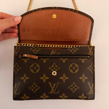 Load image into Gallery viewer, Authentic Louis Vuitton crossbody wallet
