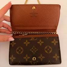 Load image into Gallery viewer, Authentic Louis Vuitton crossbody wallet
