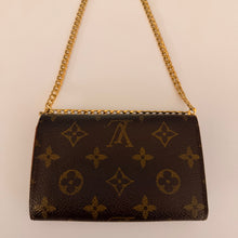 Load image into Gallery viewer, Authentic Louis Vuitton crossbody wallet
