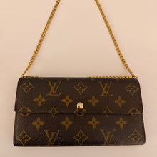 Load image into Gallery viewer, Authentic Louis Vuitton crossbody wallet
