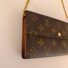 Load image into Gallery viewer, Authentic Louis Vuitton crossbody wallet
