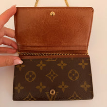 Load image into Gallery viewer, Authentic Louis Vuitton crossbody wallet

