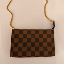 Load image into Gallery viewer, Authentic Louis Vuitton crossbody pochette
