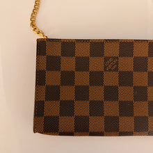 Load image into Gallery viewer, Authentic Louis Vuitton crossbody pochette

