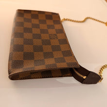 Load image into Gallery viewer, Authentic Louis Vuitton crossbody pochette
