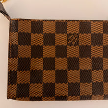 Load image into Gallery viewer, Authentic Louis Vuitton crossbody pochette
