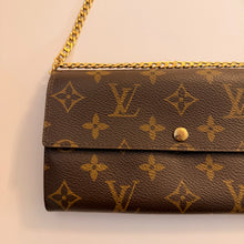 Load image into Gallery viewer, Authentic Louis Vuitton crossbody wallet
