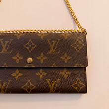 Load image into Gallery viewer, Authentic Louis Vuitton crossbody wallet
