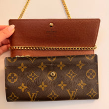 Load image into Gallery viewer, Authentic Louis Vuitton crossbody wallet
