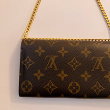 Load image into Gallery viewer, Authentic Louis Vuitton crossbody wallet
