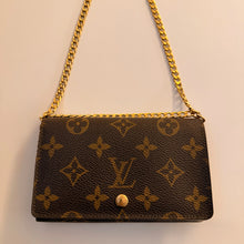 Load image into Gallery viewer, Authentic Louis Vuitton crossbody wallet
