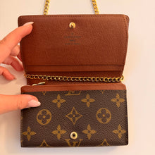 Load image into Gallery viewer, Authentic Louis Vuitton crossbody wallet
