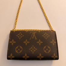 Load image into Gallery viewer, Authentic Louis Vuitton crossbody wallet
