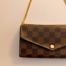 Load image into Gallery viewer, Authentic Louis Vuitton crossbody wallet
