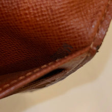 Load image into Gallery viewer, Authentic Louis Vuitton crossbody wallet - with shoulder chain
