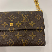 Load image into Gallery viewer, Authentic Louis Vuitton crossbody wallet - with shoulder chain
