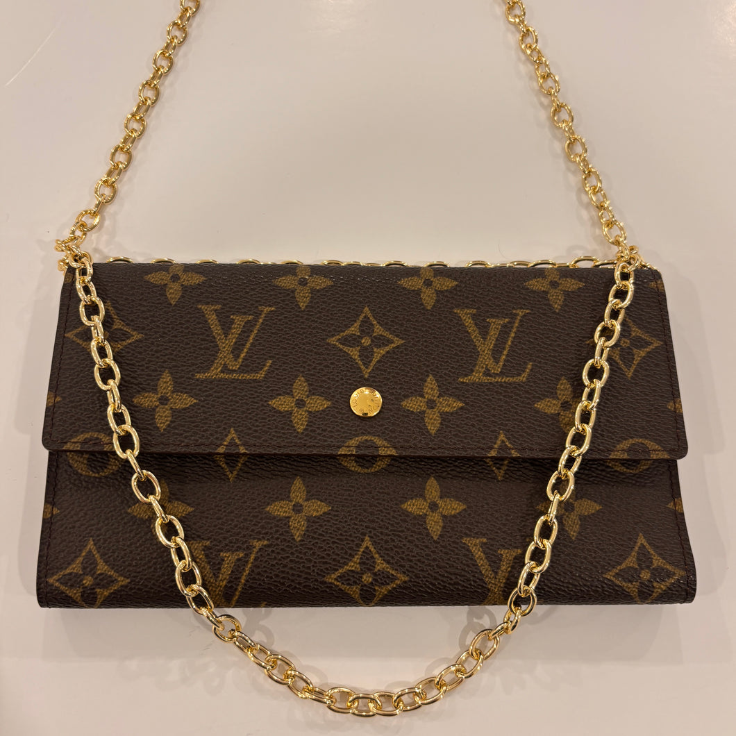 Authentic Louis Vuitton crossbody wallet - with shoulder chain