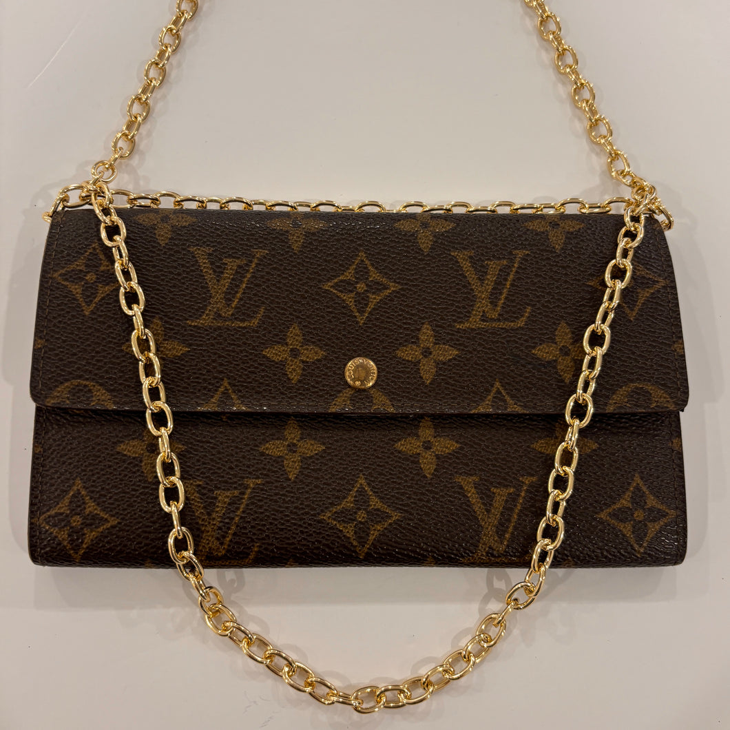 Authentic Louis Vuitton crossbody wallet - with shoulder chain