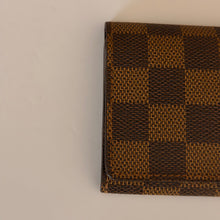 Load image into Gallery viewer, Authentic pre loved Louis Vuitton card holder
