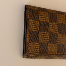 Load image into Gallery viewer, Authentic pre loved Louis Vuitton card holder
