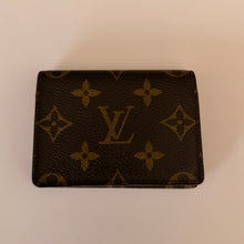 Load image into Gallery viewer, Authentic pre loved Louis Vuitton card holder
