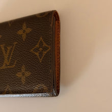 Load image into Gallery viewer, Authentic pre loved Louis Vuitton card holder
