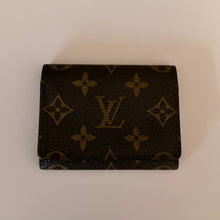 Load image into Gallery viewer, Authentic pre loved Louis Vuitton card holder
