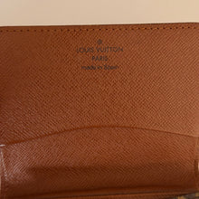 Load image into Gallery viewer, Authentic pre loved Louis Vuitton card holder

