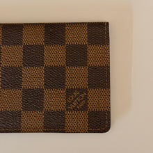 Load image into Gallery viewer, Authentic pre loved Louis Vuitton card holder
