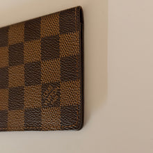 Load image into Gallery viewer, Authentic pre loved Louis Vuitton card holder
