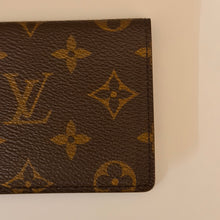 Load image into Gallery viewer, Authentic pre loved Louis Vuitton card holder
