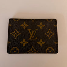 Load image into Gallery viewer, Authentic pre loved Louis Vuitton card holder
