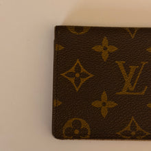 Load image into Gallery viewer, Authentic pre loved Louis Vuitton card holder
