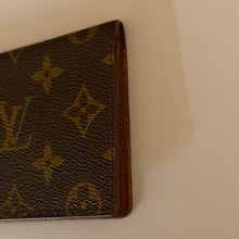 Load image into Gallery viewer, Authentic pre loved Louis Vuitton card holder

