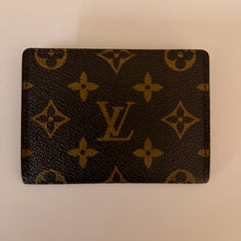 Load image into Gallery viewer, Authentic pre loved Louis Vuitton card holder
