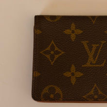 Load image into Gallery viewer, Authentic pre loved Louis Vuitton card holder

