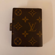 Load image into Gallery viewer, Authentic pre loved Louis Vuitton card holder
