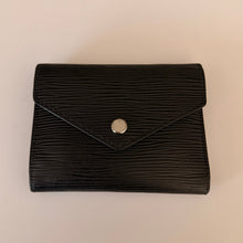 Load image into Gallery viewer, Authentic pre loved Louis Vuitton wallet
