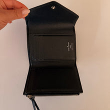 Load image into Gallery viewer, Authentic pre loved Louis Vuitton wallet
