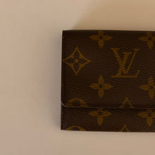 Load image into Gallery viewer, Authentic pre loved Louis Vuitton card holder
