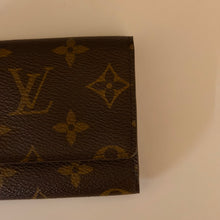 Load image into Gallery viewer, Authentic pre loved Louis Vuitton card holder
