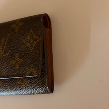 Load image into Gallery viewer, Authentic pre loved Louis Vuitton card holder
