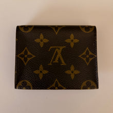 Load image into Gallery viewer, Authentic pre loved Louis Vuitton card holder
